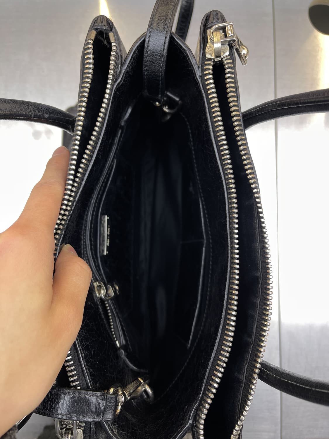 미우미우 비텔로 샤인 토트백 상품이미지8