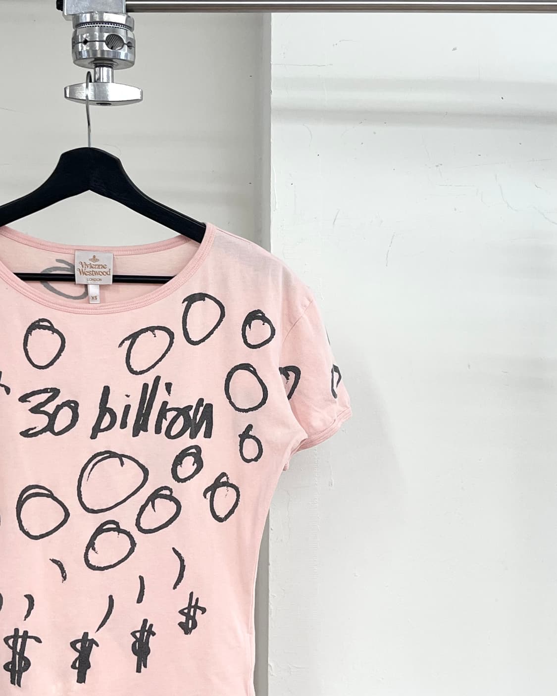 비비안 웨스트우드 라이트핑크 그래픽 텍스트 반팔 티셔츠 상품이미지4