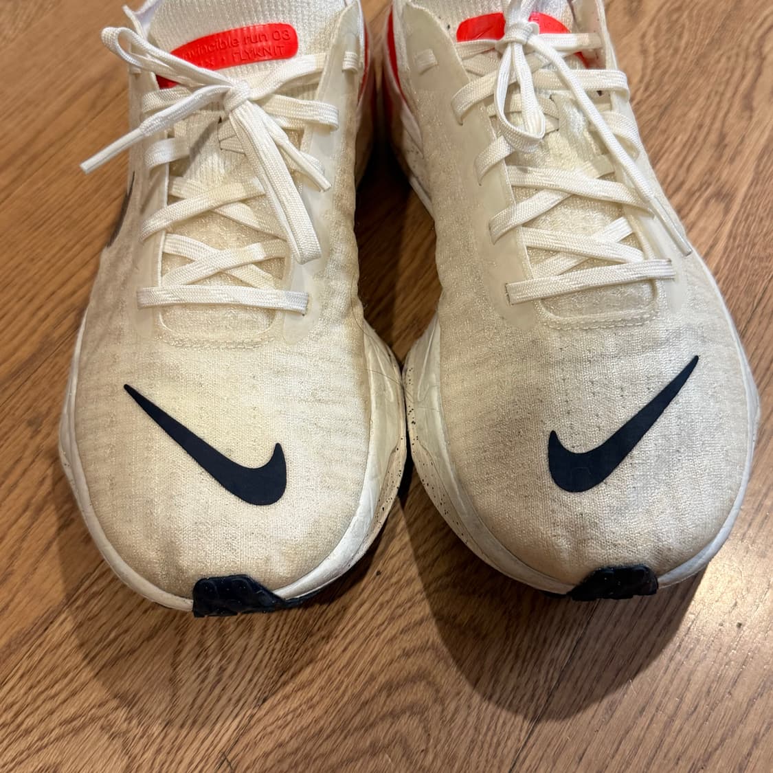 Nike 줌X 인빈시블 런 플라이니트 3 화이트 브라이트 크림슨 상품이미지4