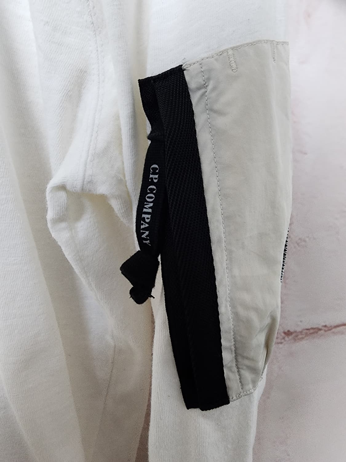 C.P.컴퍼니 화이트 색상 긴팔 티셔츠 상품이미지6