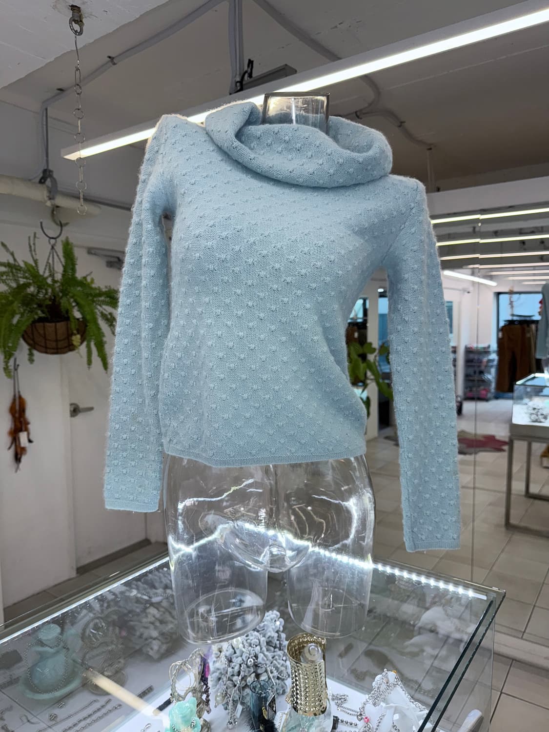 dots embossed knit top 상품이미지1