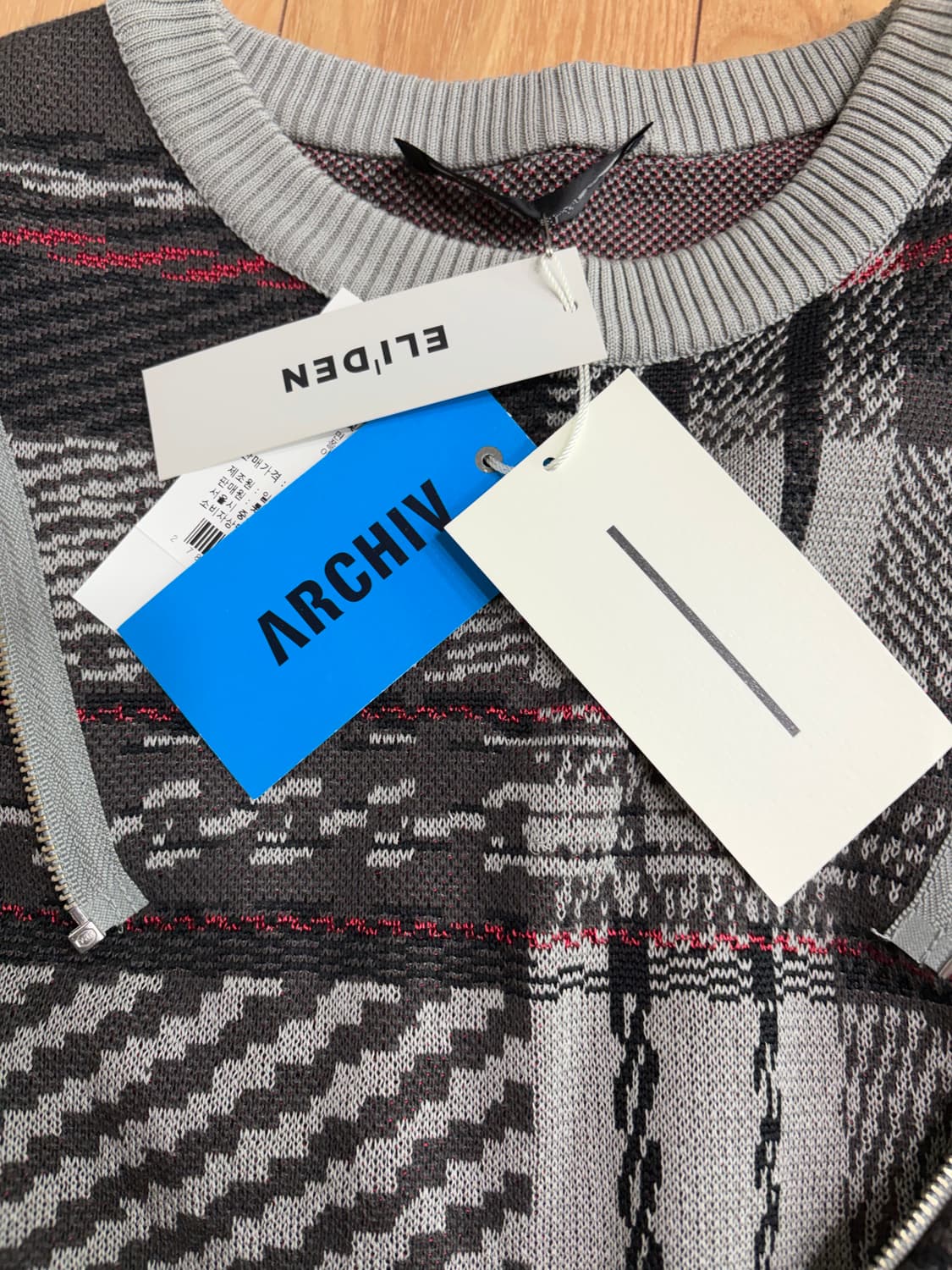 올모스트블랙(ALMOSTBLACK) 지퍼 디테일 체크 니트  상품이미지2