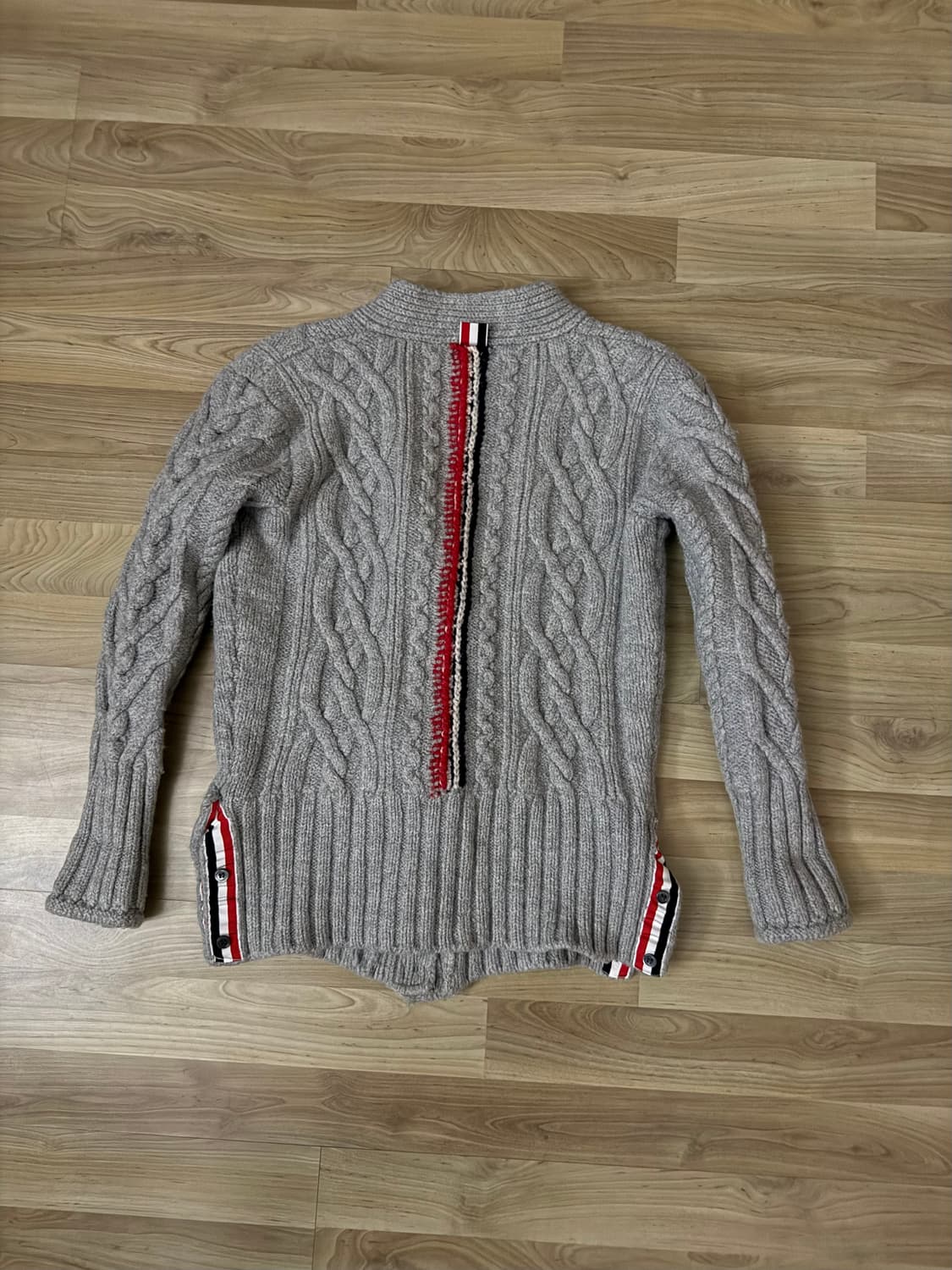 톰브라운 백삼선 케이블 가디건 38size 상품이미지4