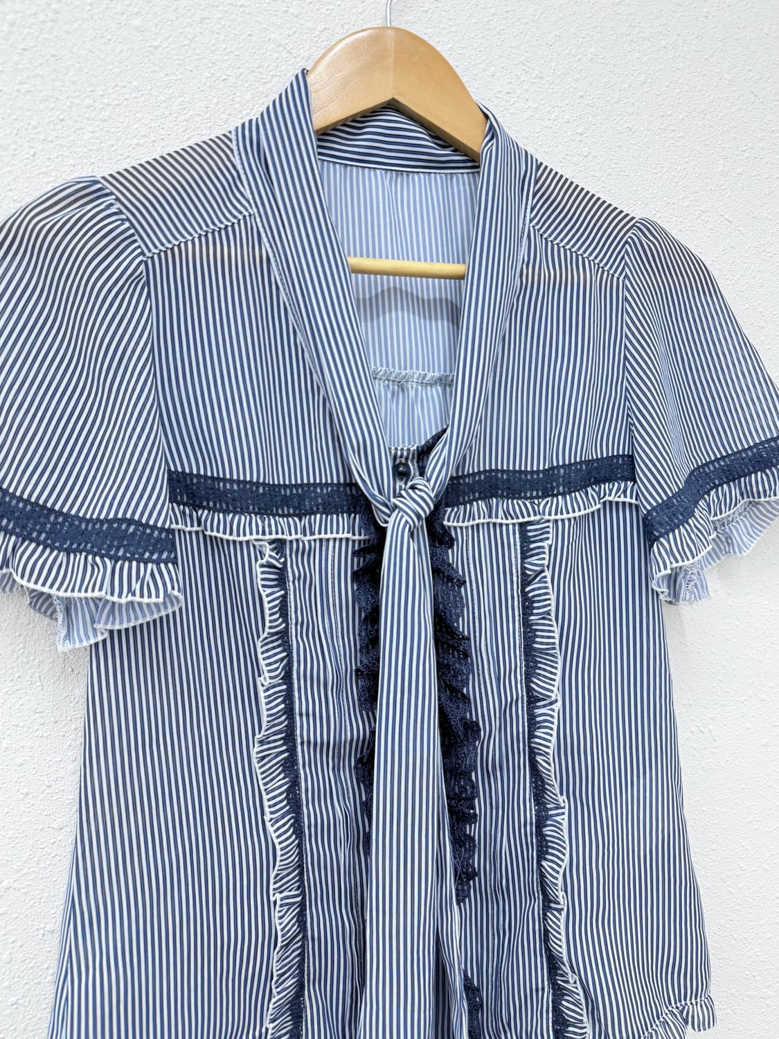 빈티지 Axes Femme 블루 스트라이프 리본 레이스 블라우스 상품이미지3