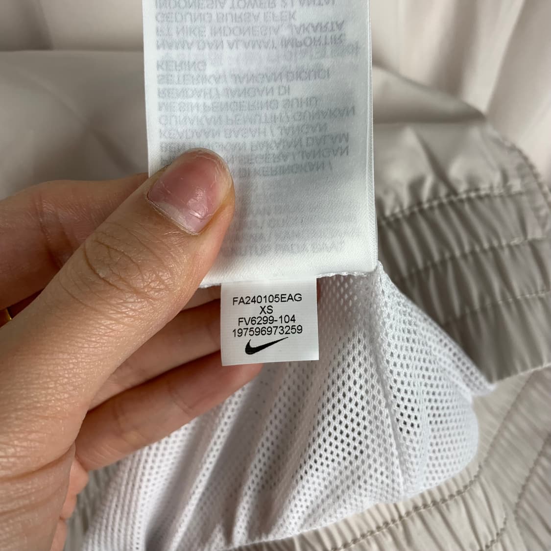 나이키 신형 아이보리 후드 바람막이 자켓 상품이미지5