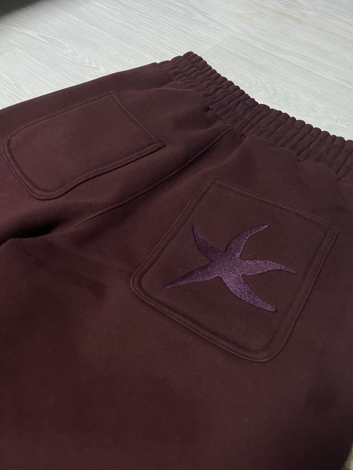 더콜디스트모먼트 핀턱 스웻팬츠 상품이미지1