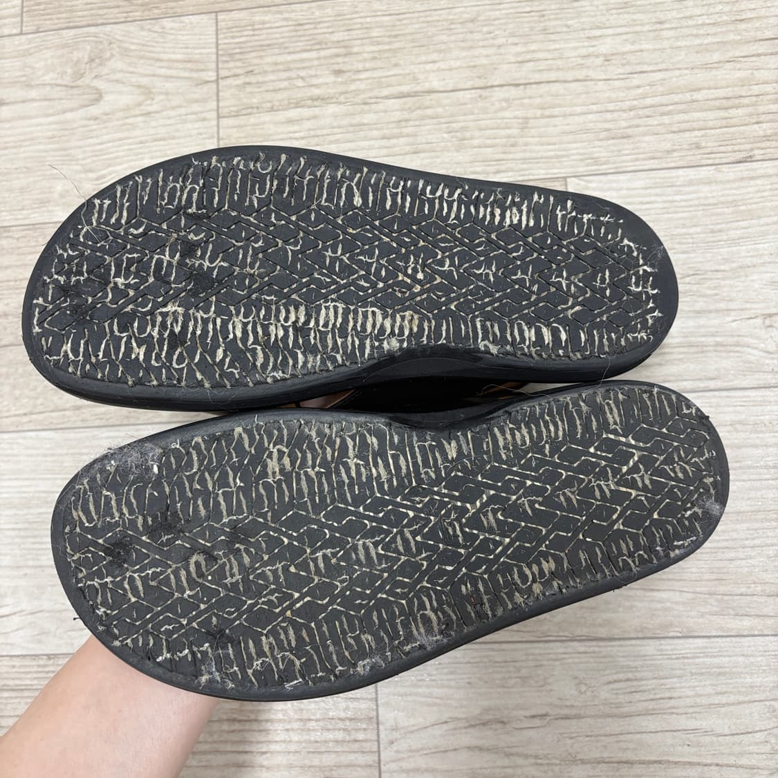 마르니 블랙 가죽 샌들 상품이미지8