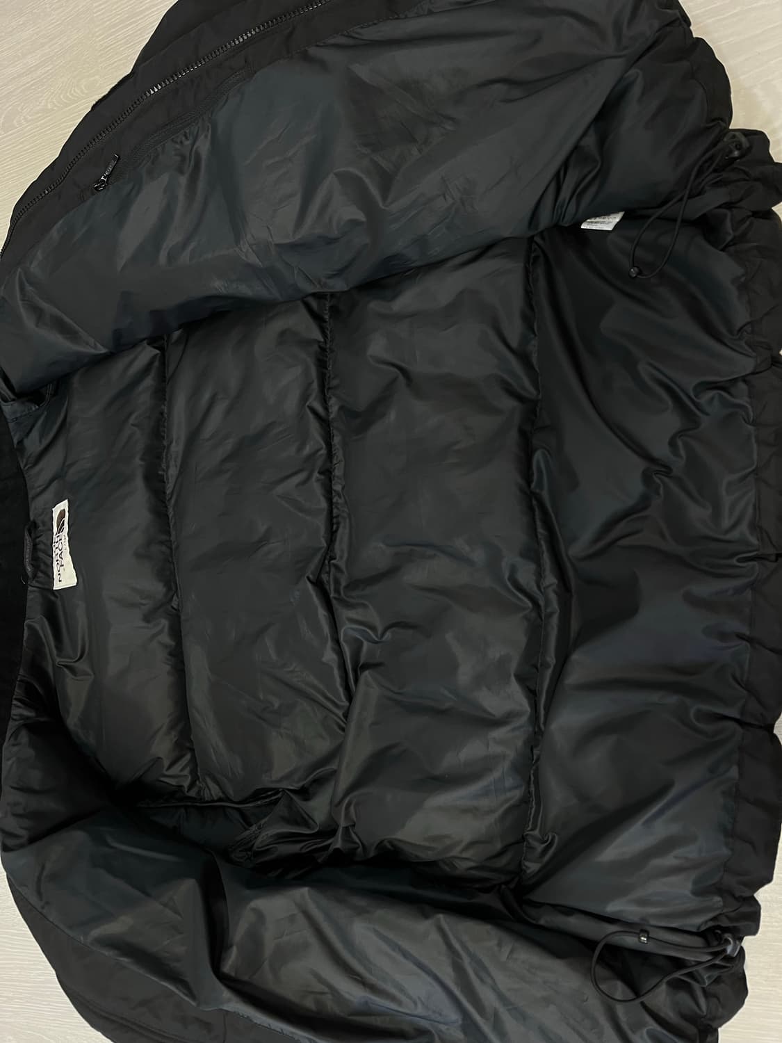 노스페이스 올블랙 티볼에어 패딩 100 상품이미지6