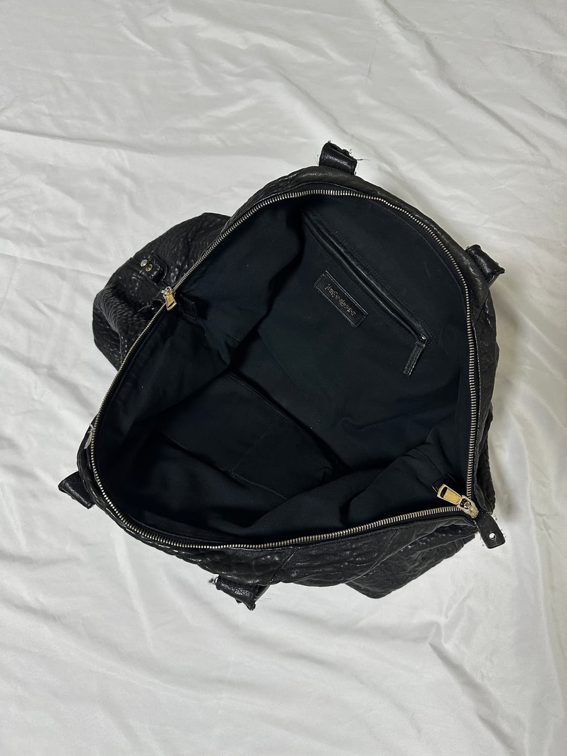 생로랑 이지백 라지 페블레더 블랙 고트스킨 상품이미지6