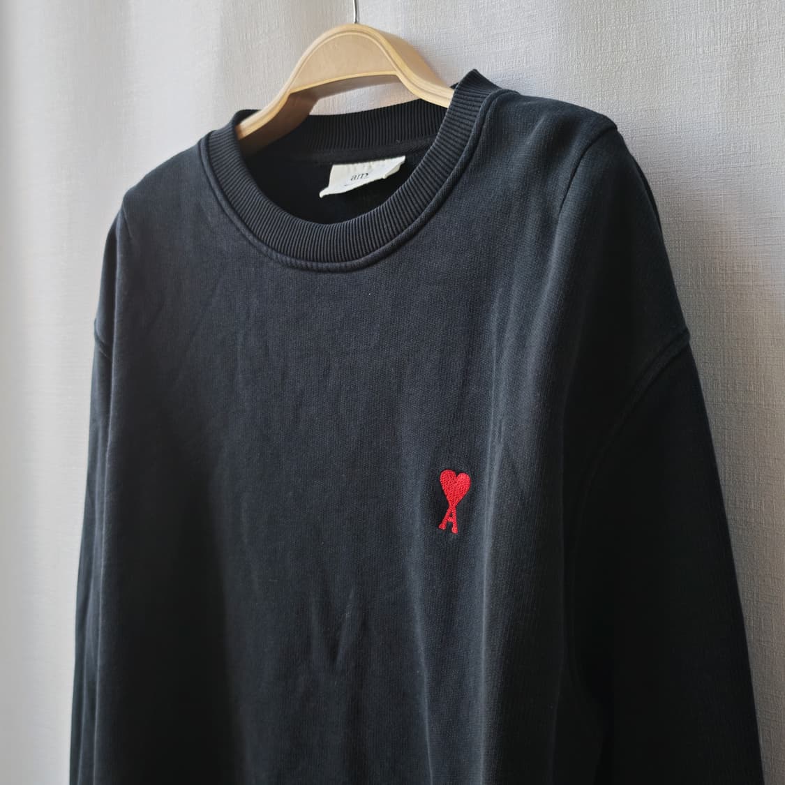 아미 AMI 스몰 하트 로고 맨투맨 블랙 L 상품이미지4