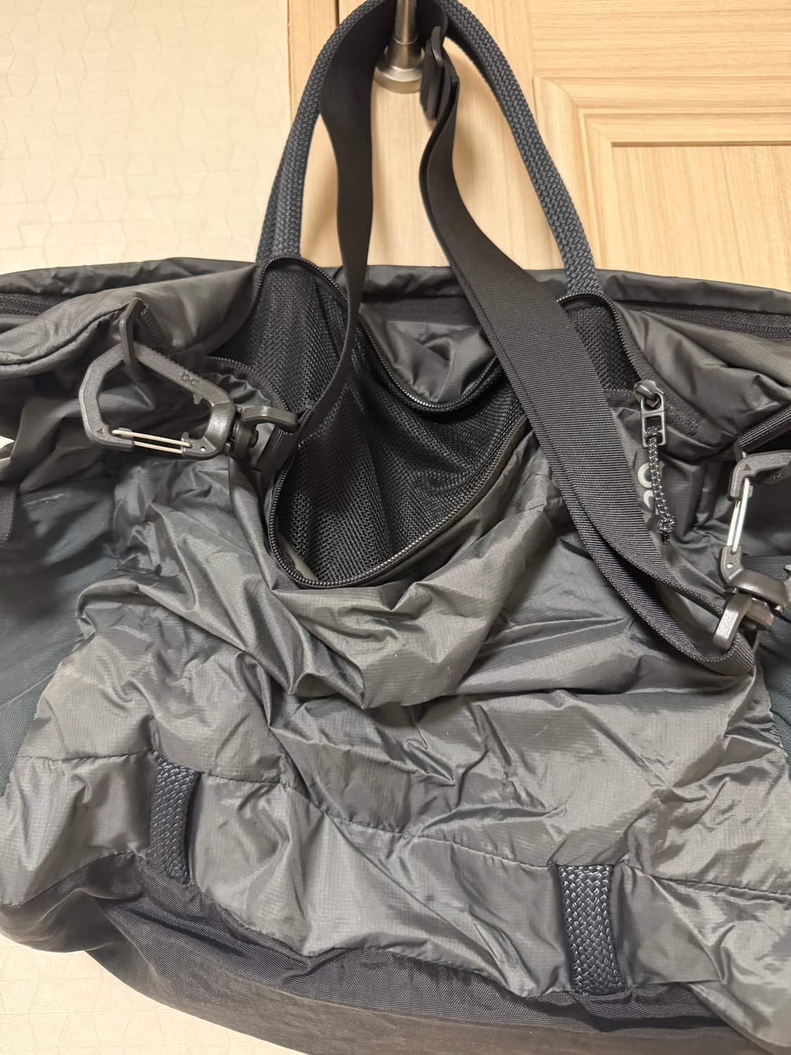 On Running Track Pack 35L Lite Magnet 상품이미지3