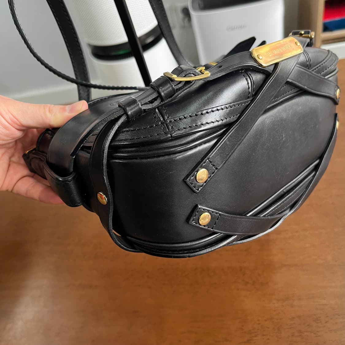 버버리 레더 크로스백 상품이미지5