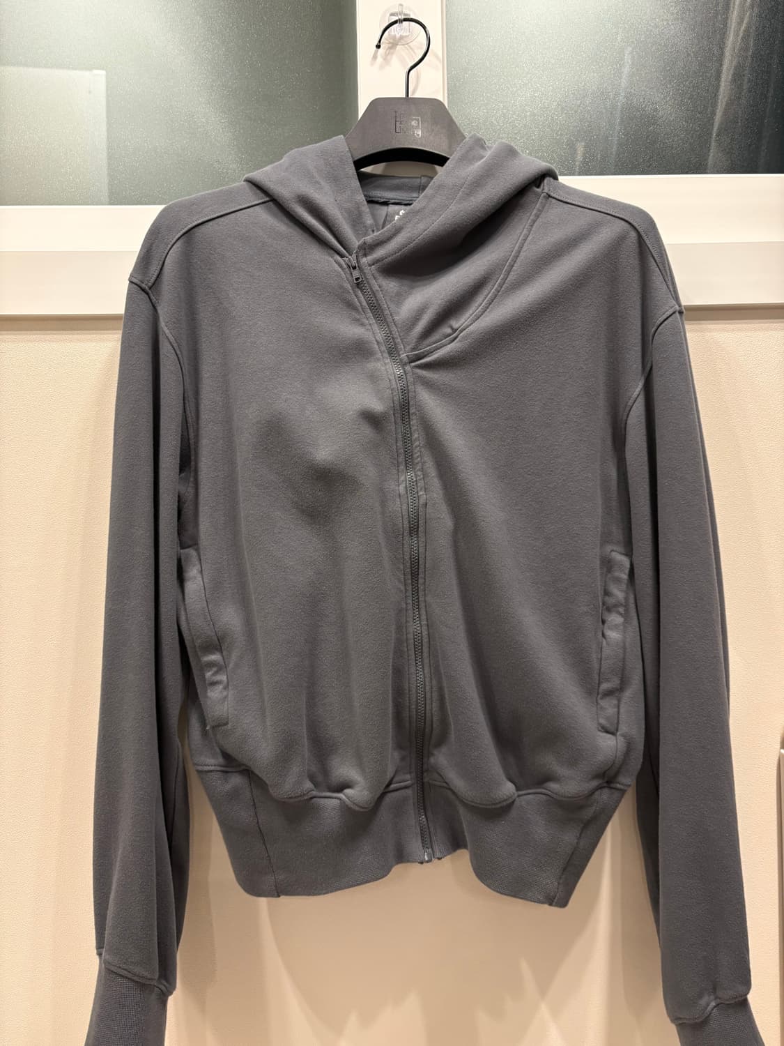 누마레ee 커브드 후드집업 챠콜 L 팝니다 상품이미지1