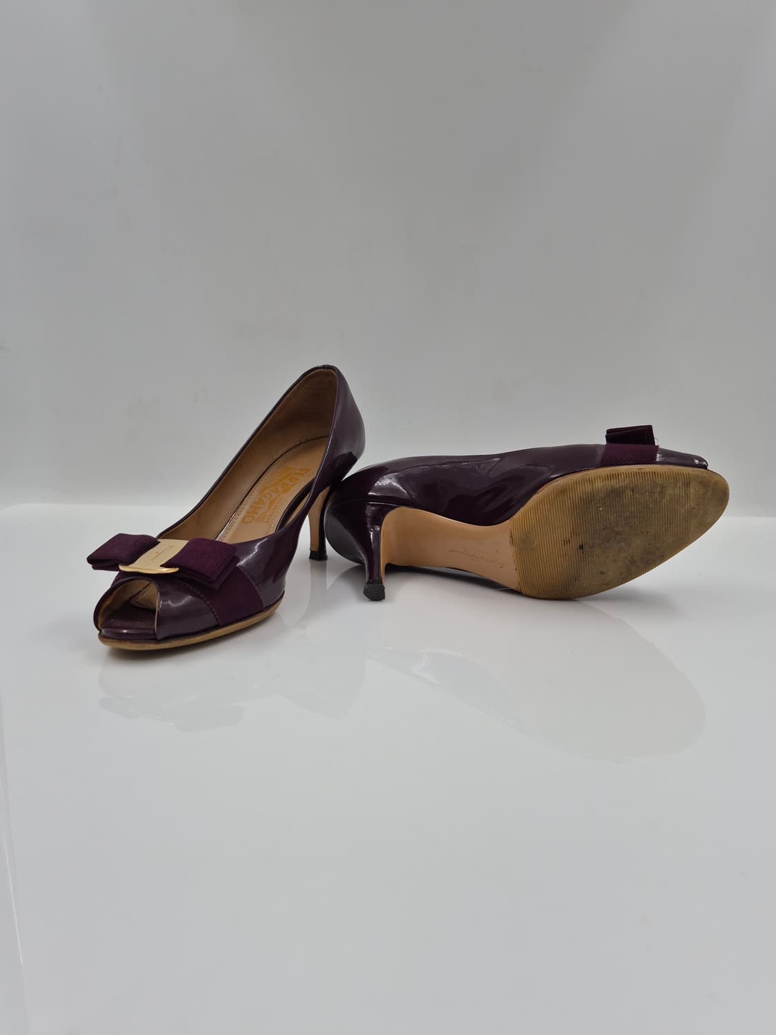 페라가모 보우 페이던트 오픈토 펌프스 상품이미지5