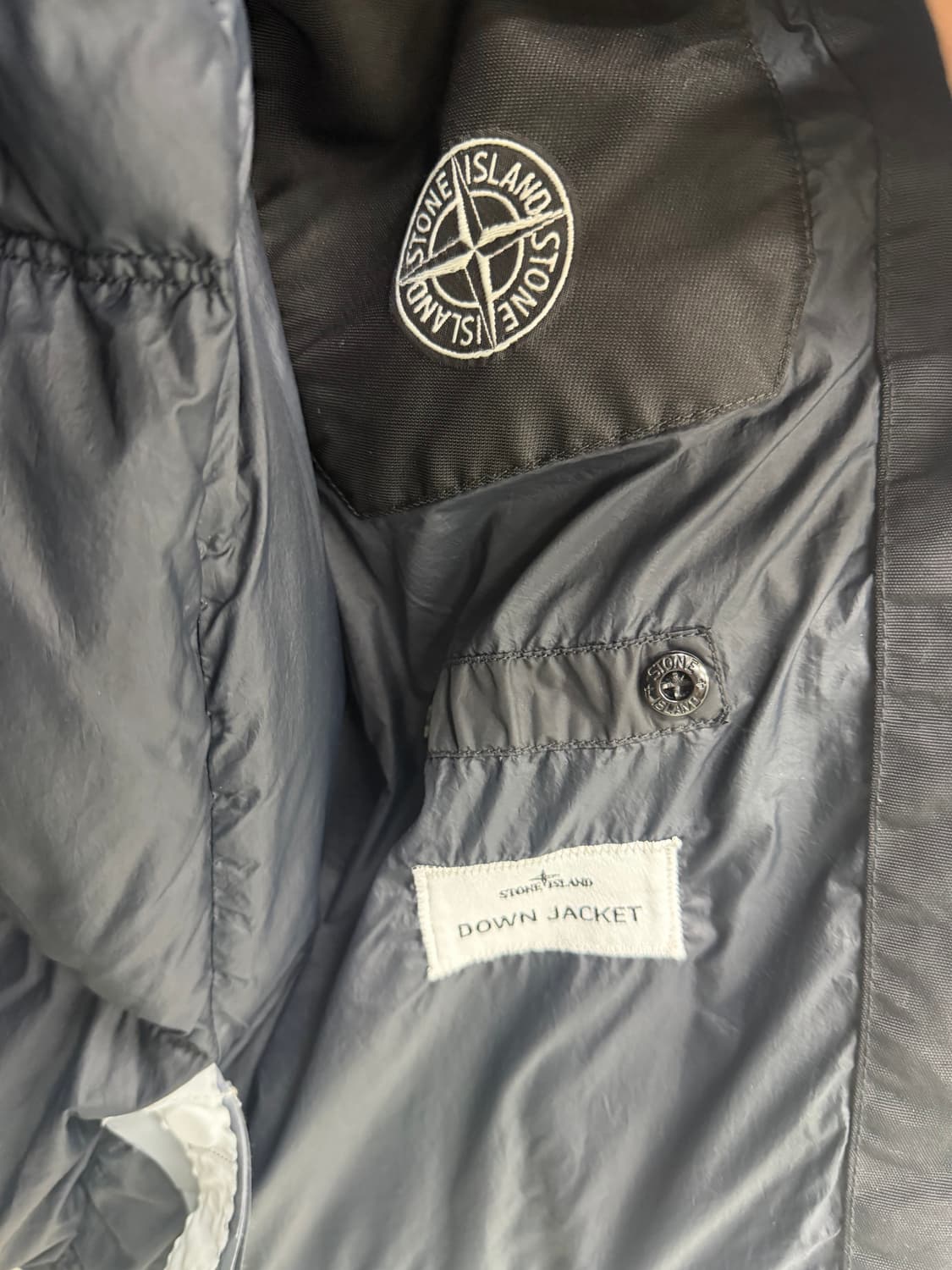 스톤아일랜드 25FW 크링클랩스 리나일론 패딩 상품이미지4