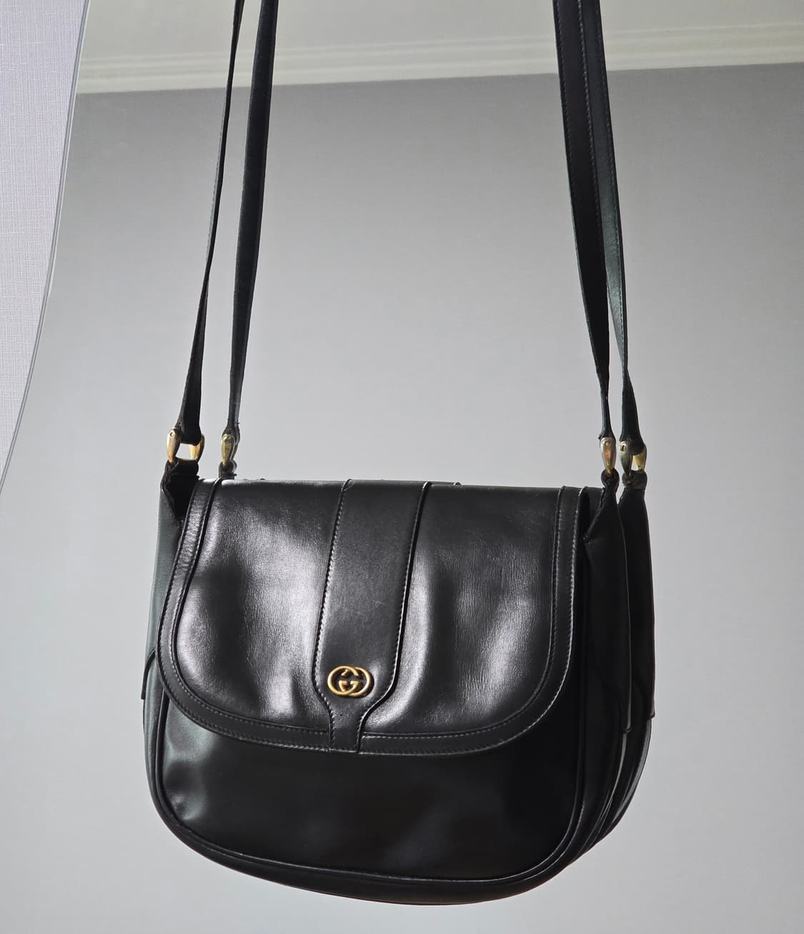 Gucci 구찌 GG 블랙 레더 빈티지 숄더백 상품이미지1