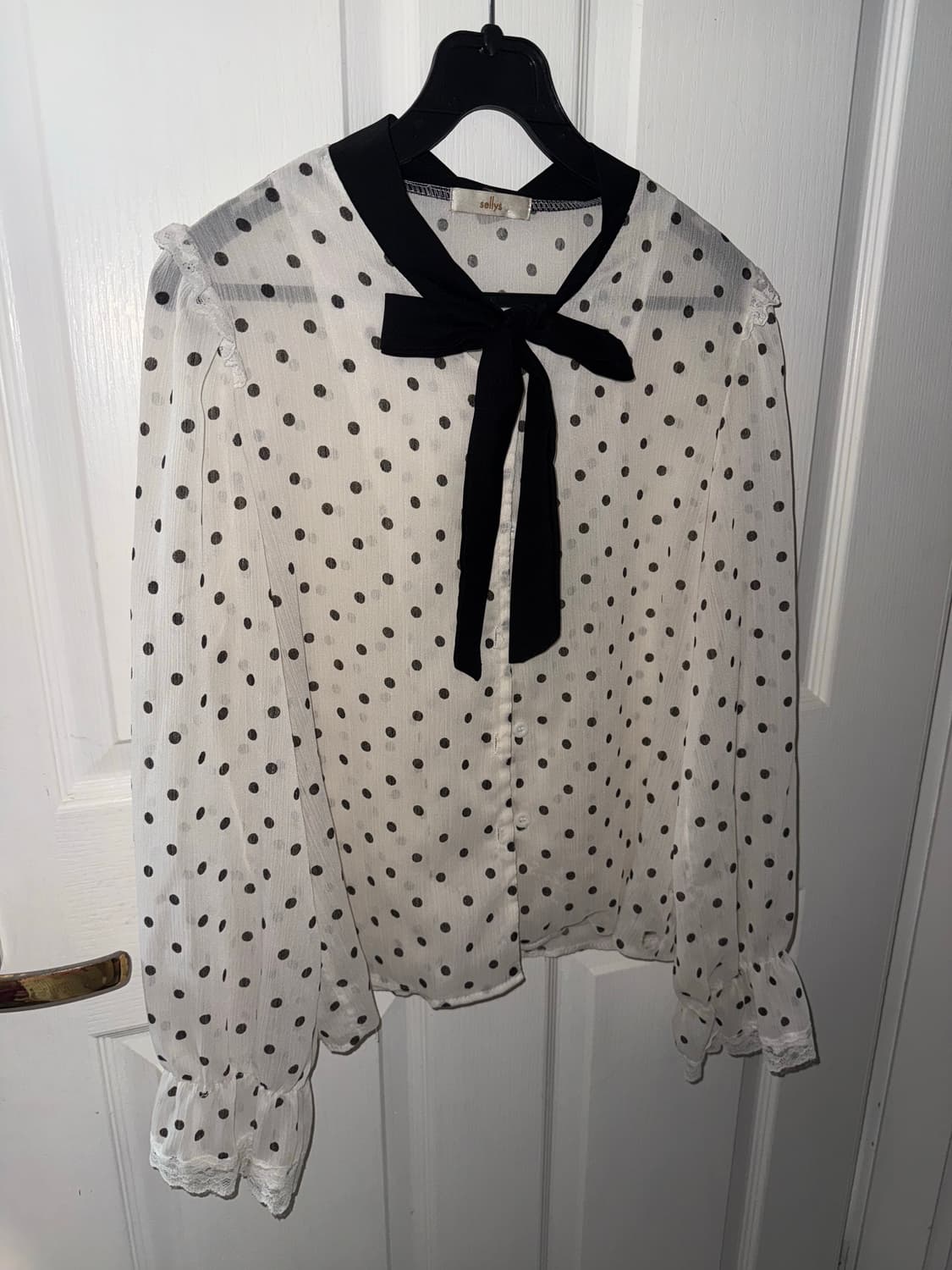 Sellys 도트 리본 레이스 블라우스 상품이미지1