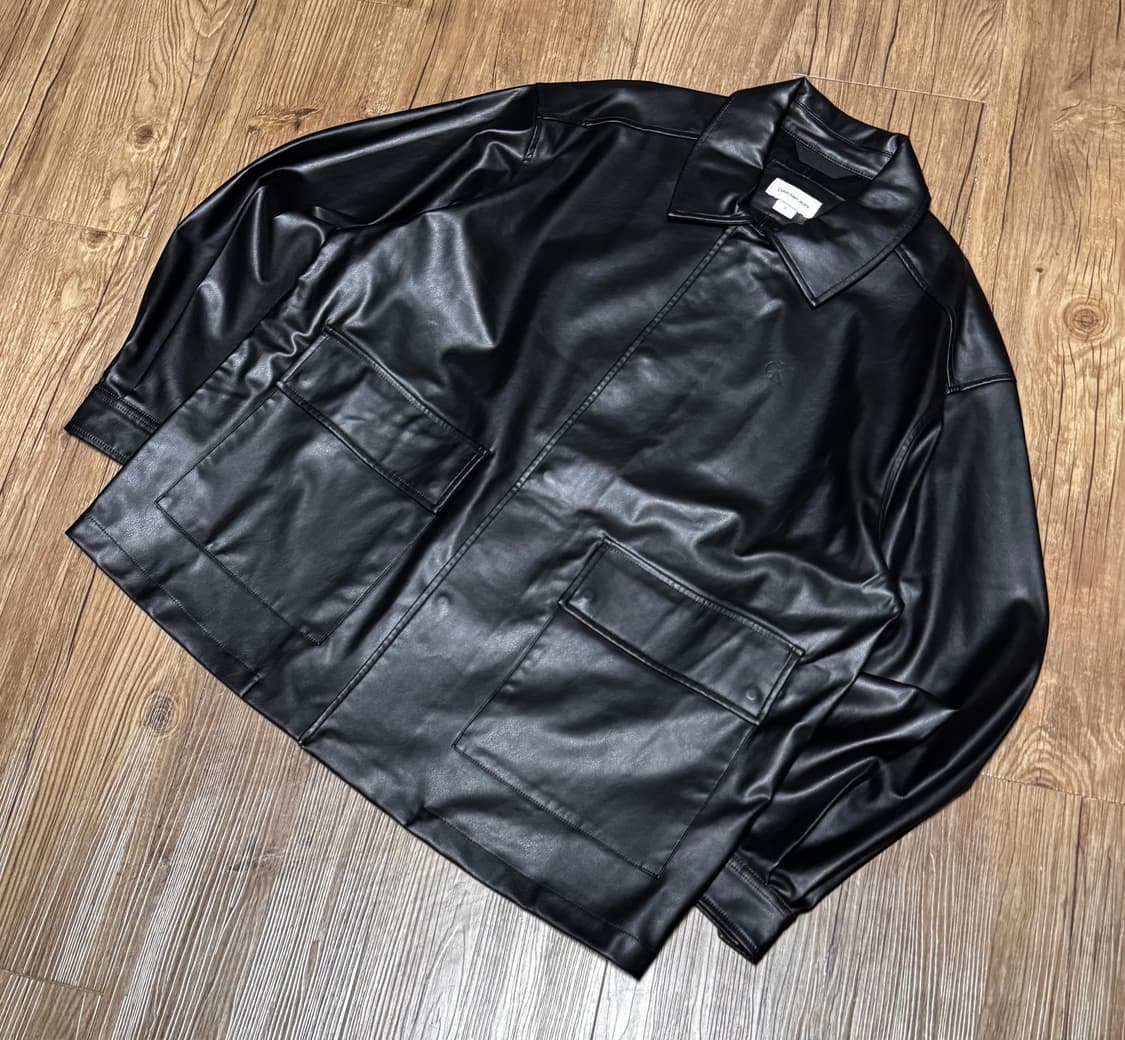 캘빈클라인 페이크 레더 세미 오버핏 자켓 상품이미지1