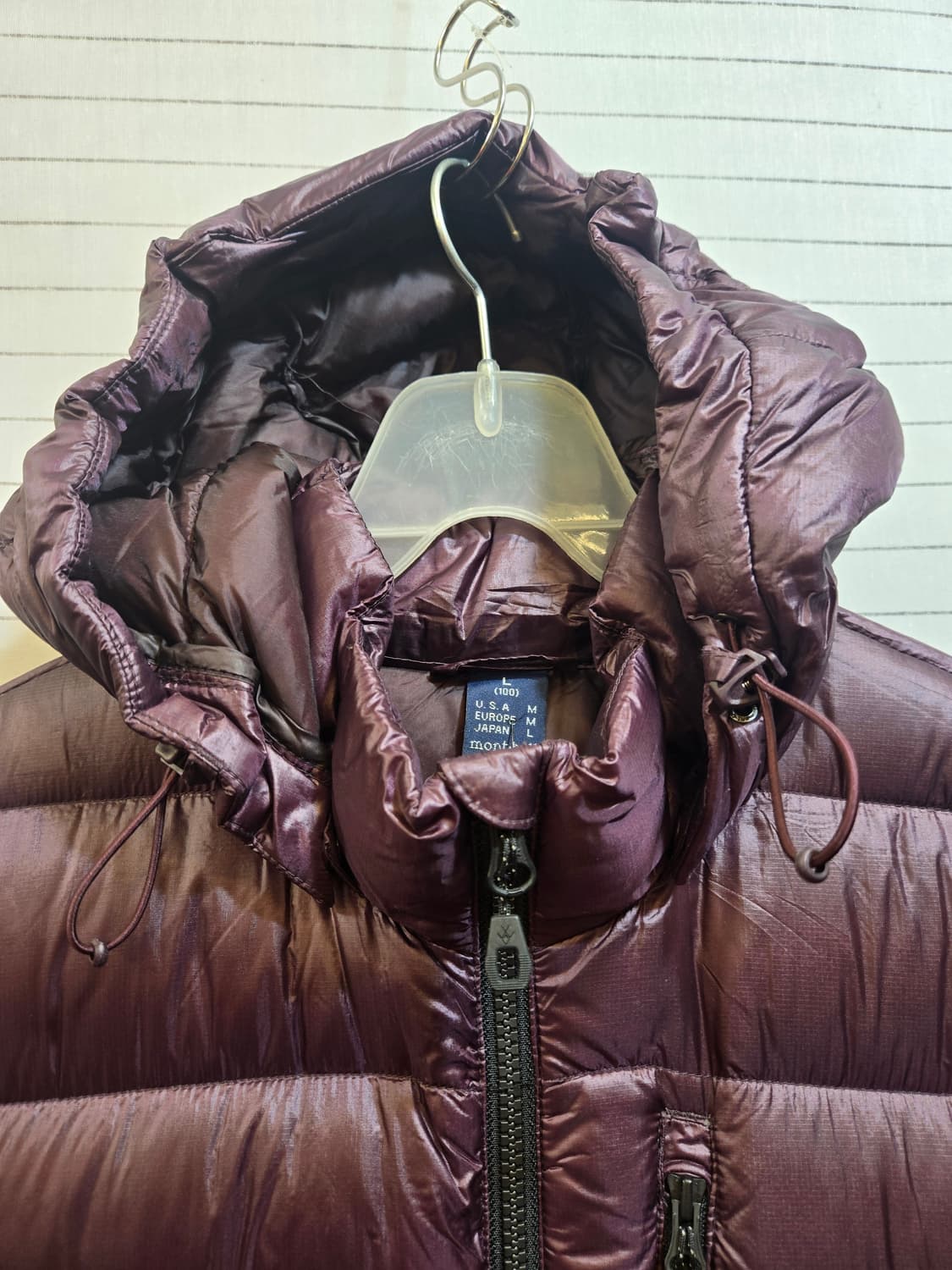 몽벨 경량패딩 버건디후드 상품이미지2