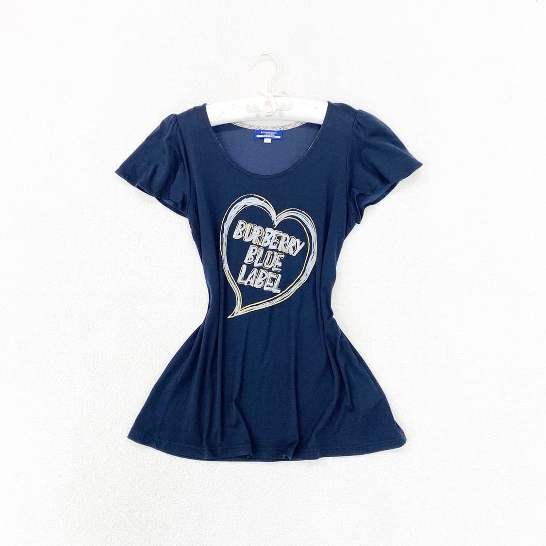 버버리 ♥ 딥네이비 하트로고 셔링 반팔탑 상품이미지2