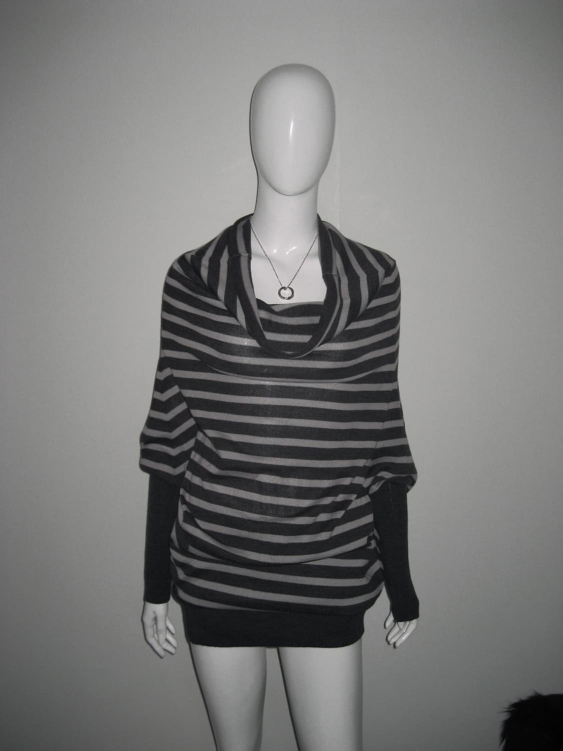 스트라이프 드레이프 오프숄더 원피스 상품이미지9