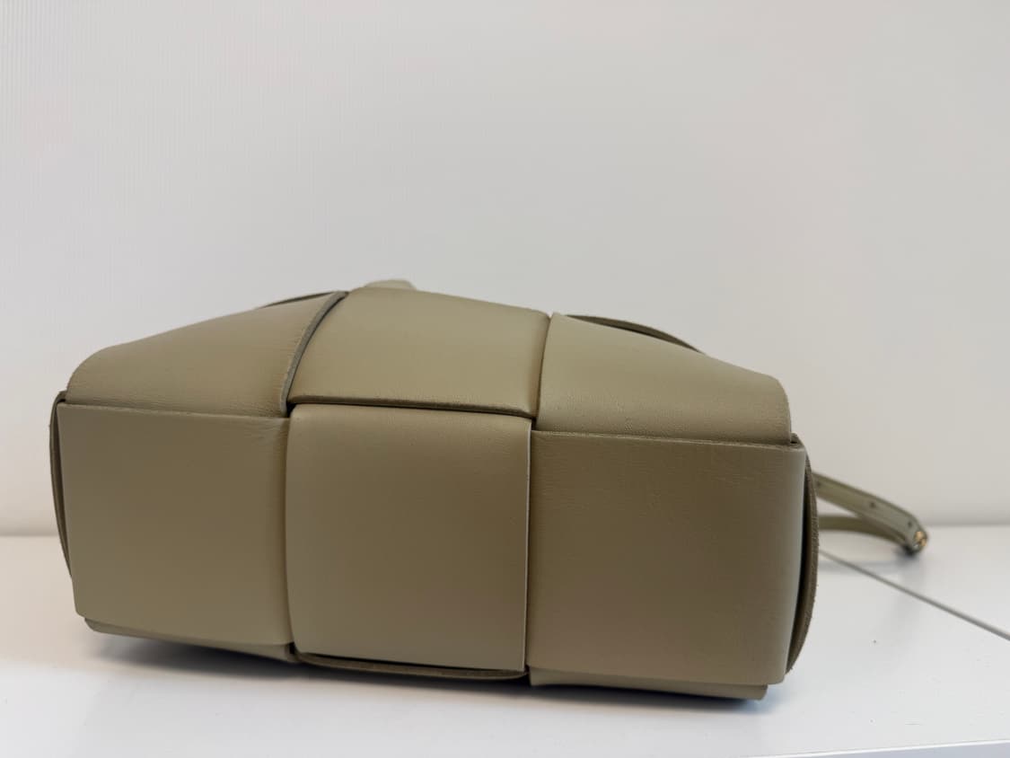 보테가베네타 아르코 토트백 상품이미지3