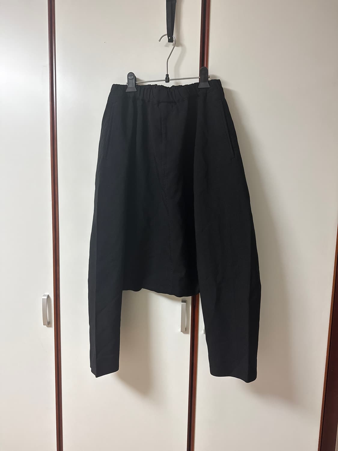 FW24 드롭 크로치 팬츠 상품이미지2