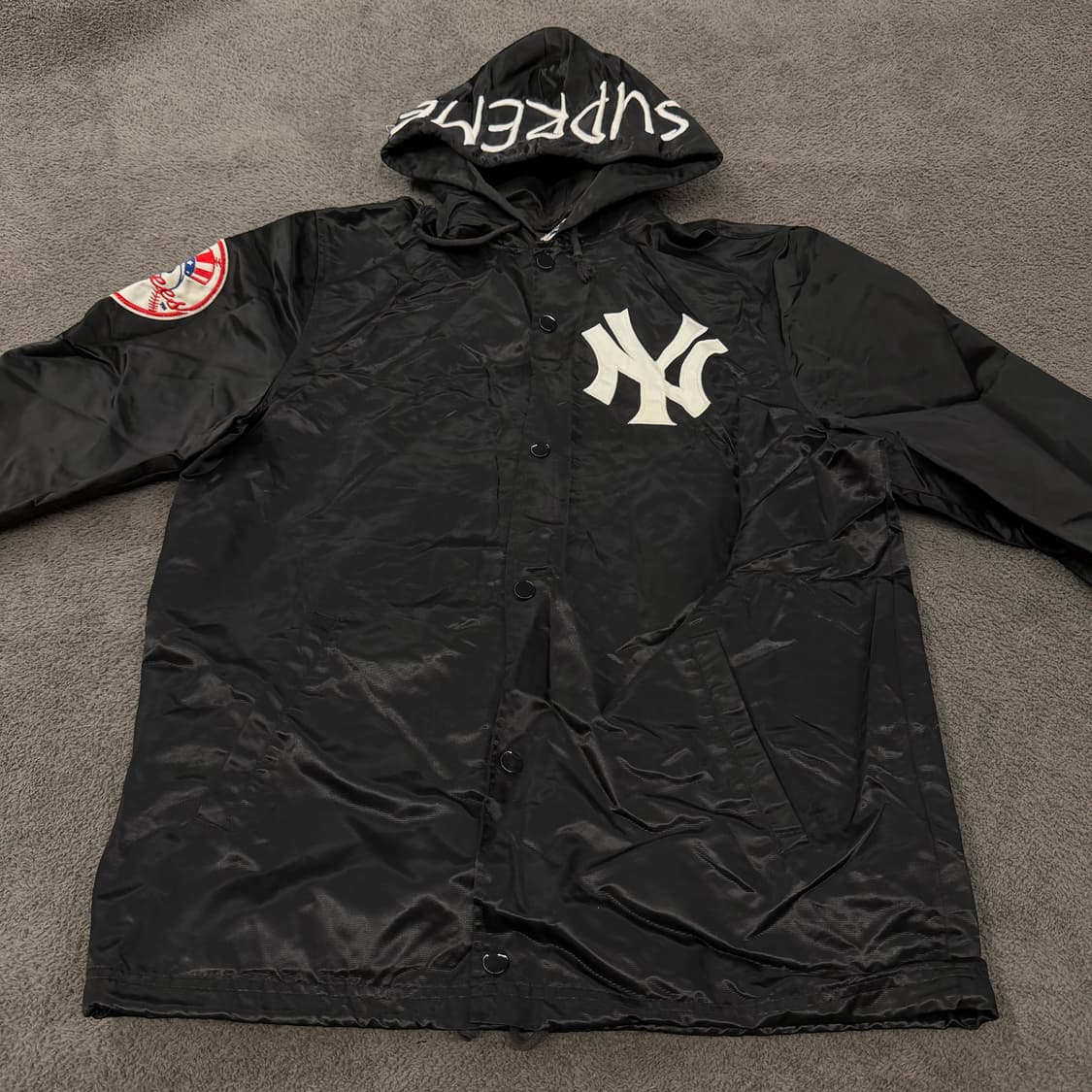[정품/M] 15ss 슈프림 마제스틱 양키스 새틴 블랙 후드 자켓 상품이미지3