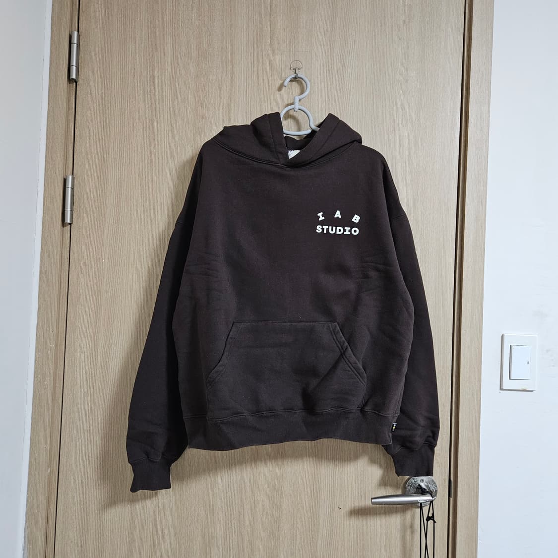 아이앱 후드티 브라운 상품이미지2