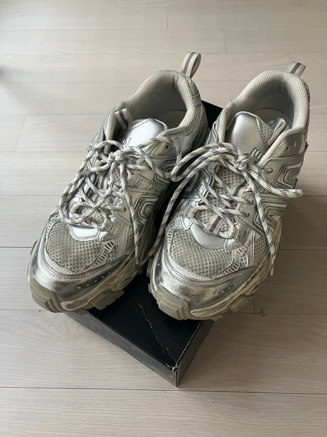 준지 24ss 남성 스니커즈 상품이미지1