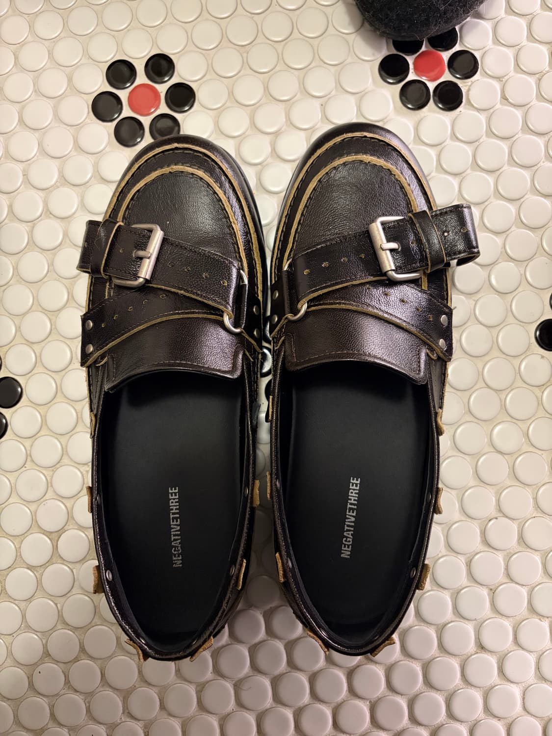 네거티브쓰리 벨티드 스터드 로퍼 올리브 카키 상품이미지1