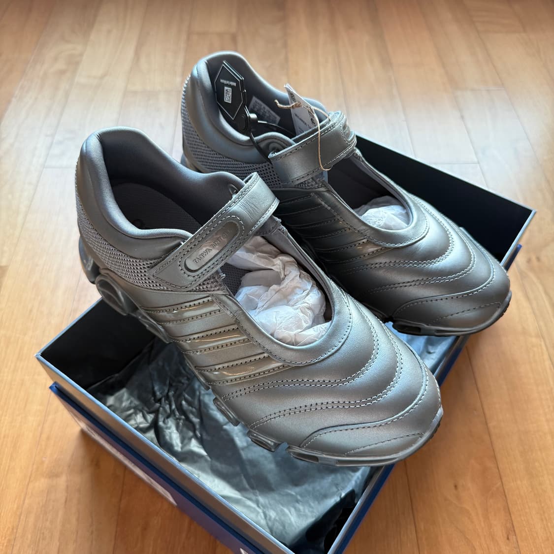 250 아디다스 타끄와 메리제인 아이언 메탈릭 사이버 메탈릭  상품이미지4