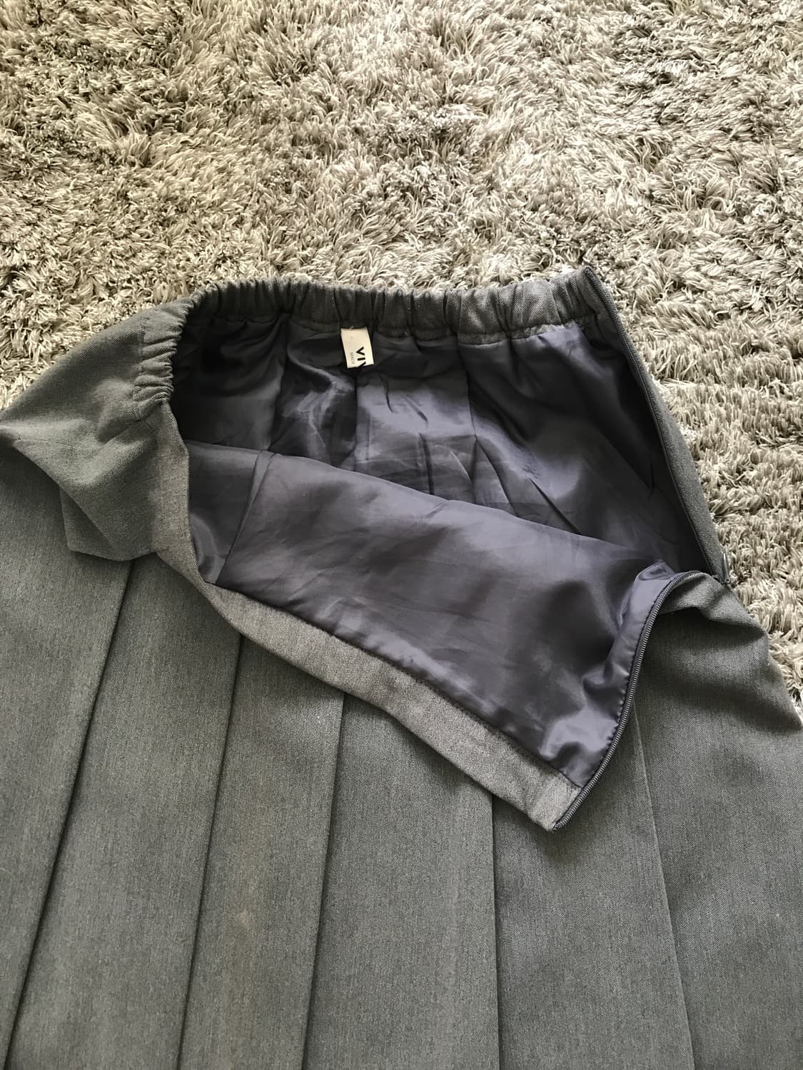 그레이 플리츠 미디 스커트 상품이미지3