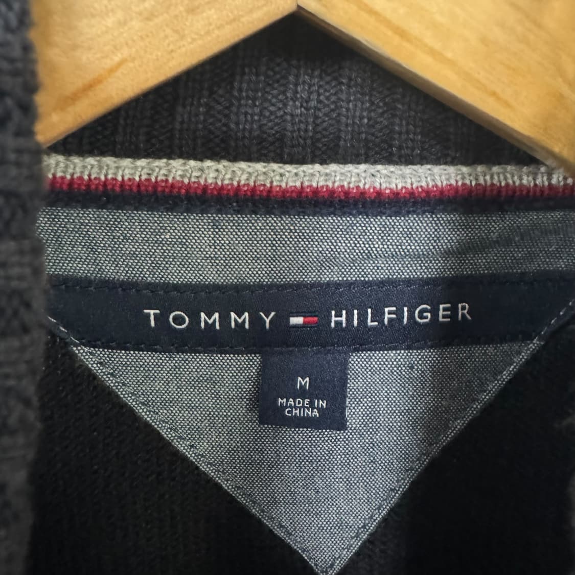 타미힐피거 스몰로고 니트집업 블랙 상품이미지3