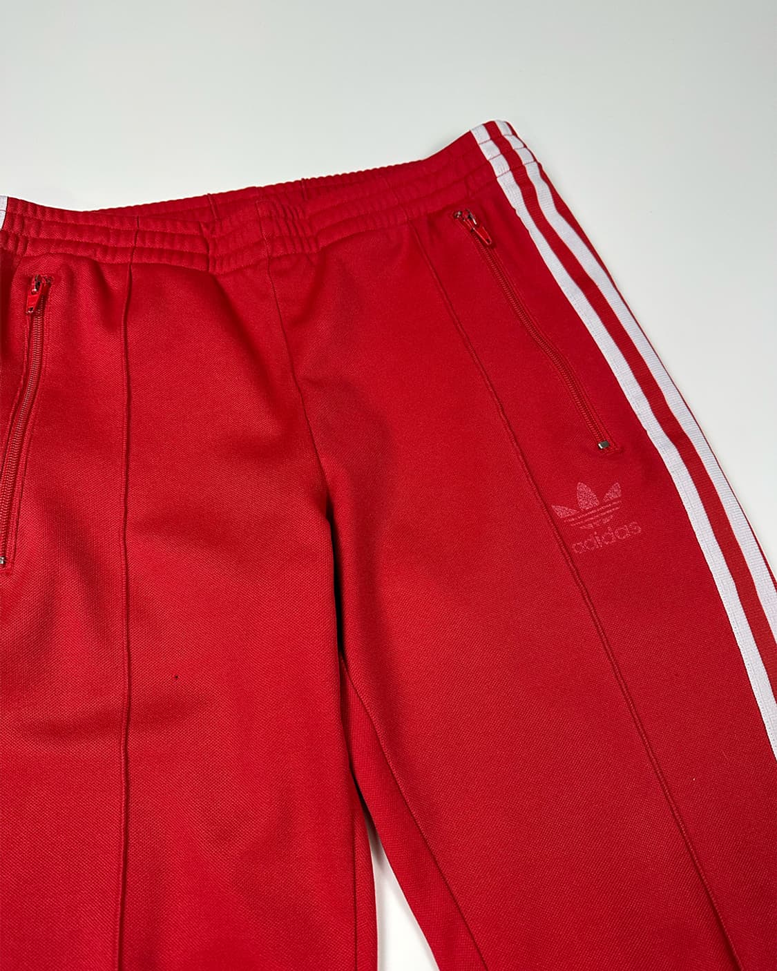 아디다스 유로파 트랙팬츠 빨흰 상품이미지3
