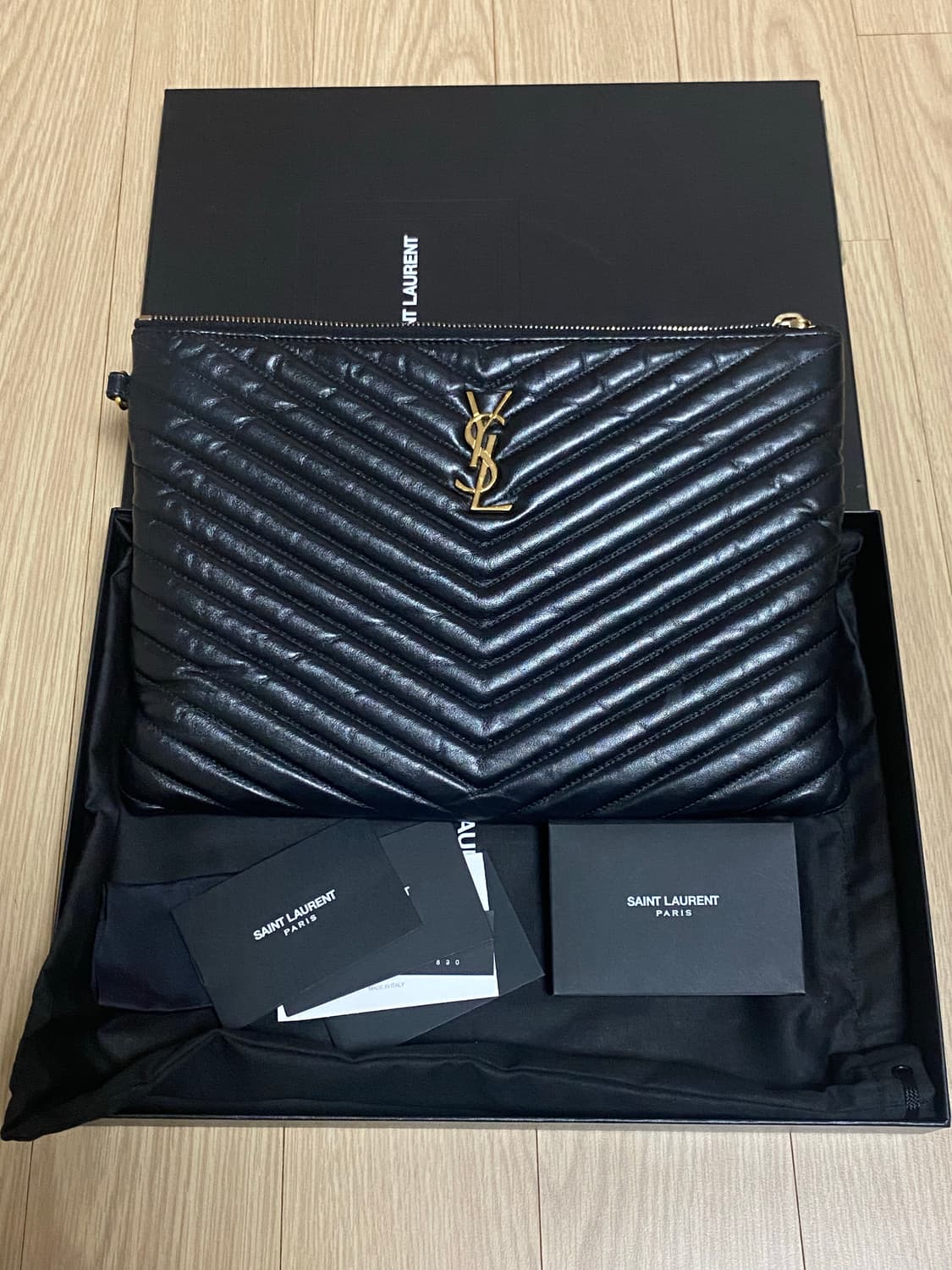 입생로랑  마틀라세 클러치 상품이미지1