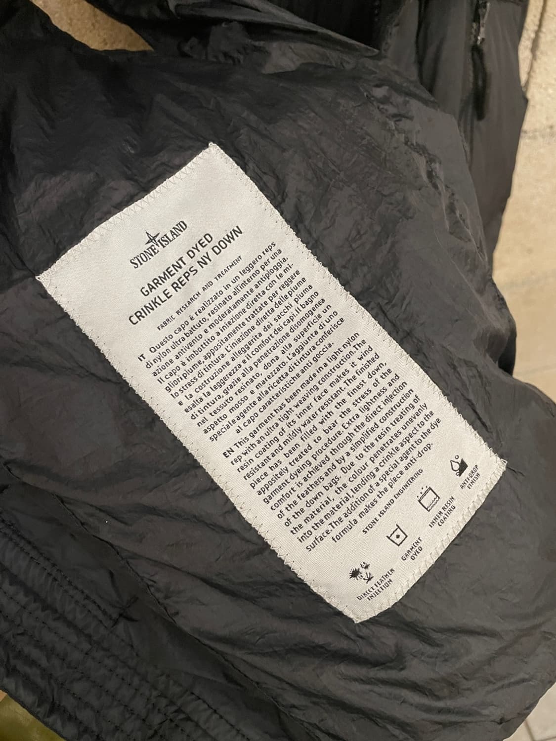스톤 아일랜드 크링클랩스 다운 베스트 상품이미지8