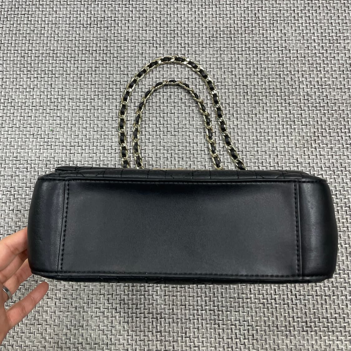 새상품/제이에스티나 퀼팅 체인백 블랙 양가죽 상품이미지6