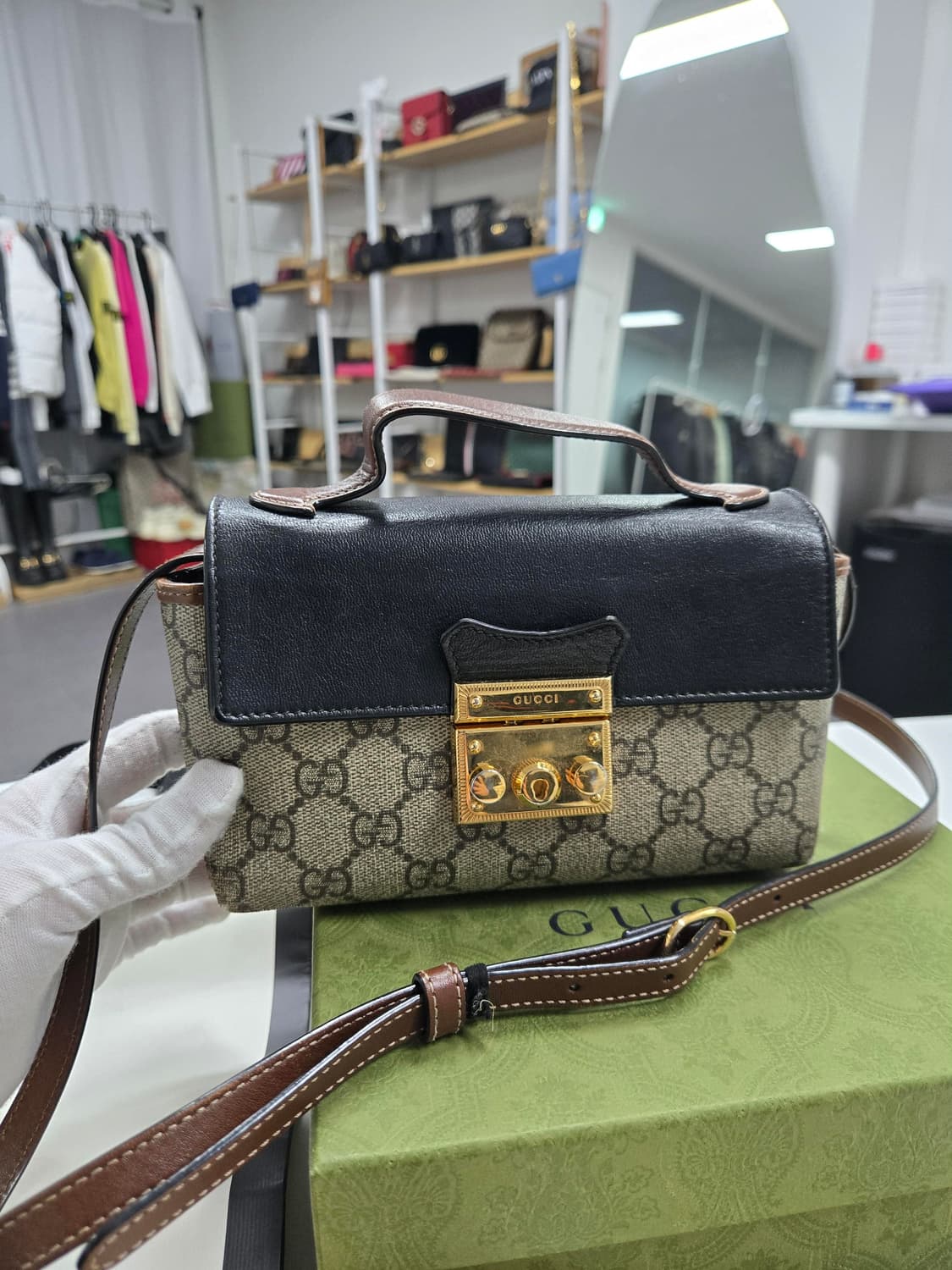 [50%세일] 구찌 패들락 크로스백 상품이미지1