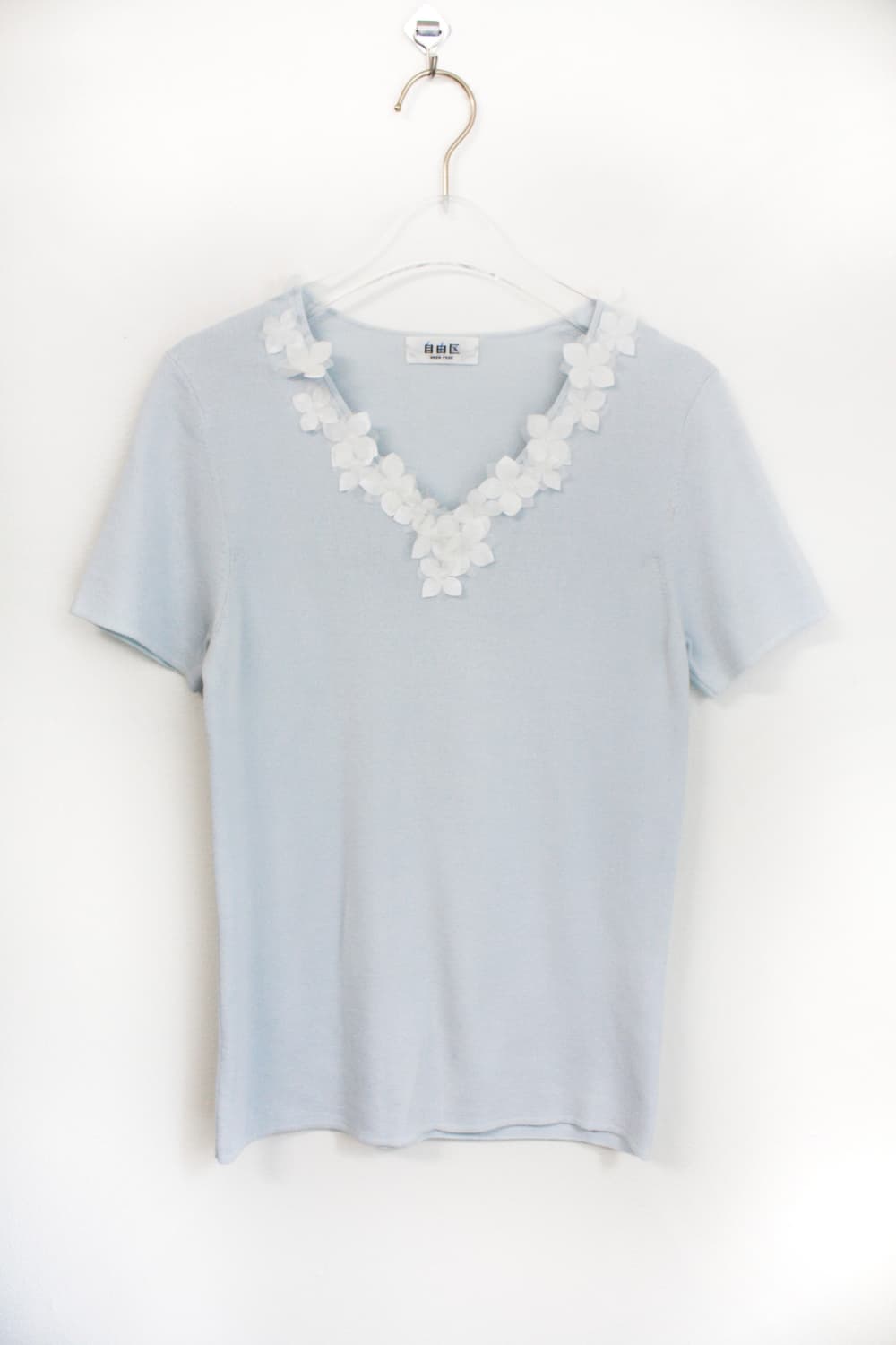 Floral V-Neck Knit Tee 상품이미지1