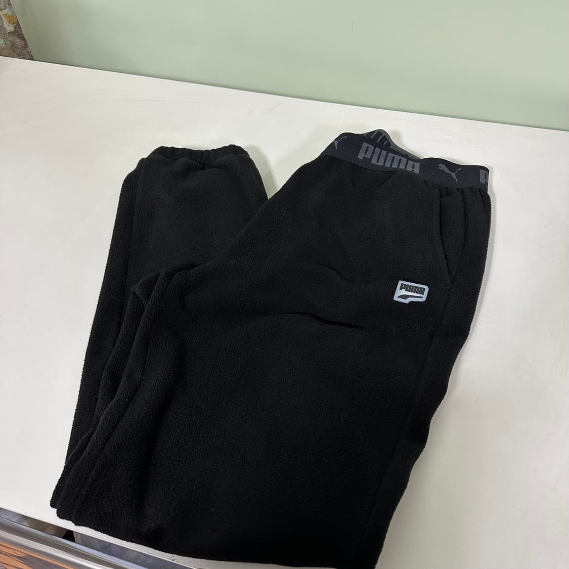 XL 푸마 블랙 레귤러핏 기본로고 밴딩 플리스 조거팬츠 상품이미지2