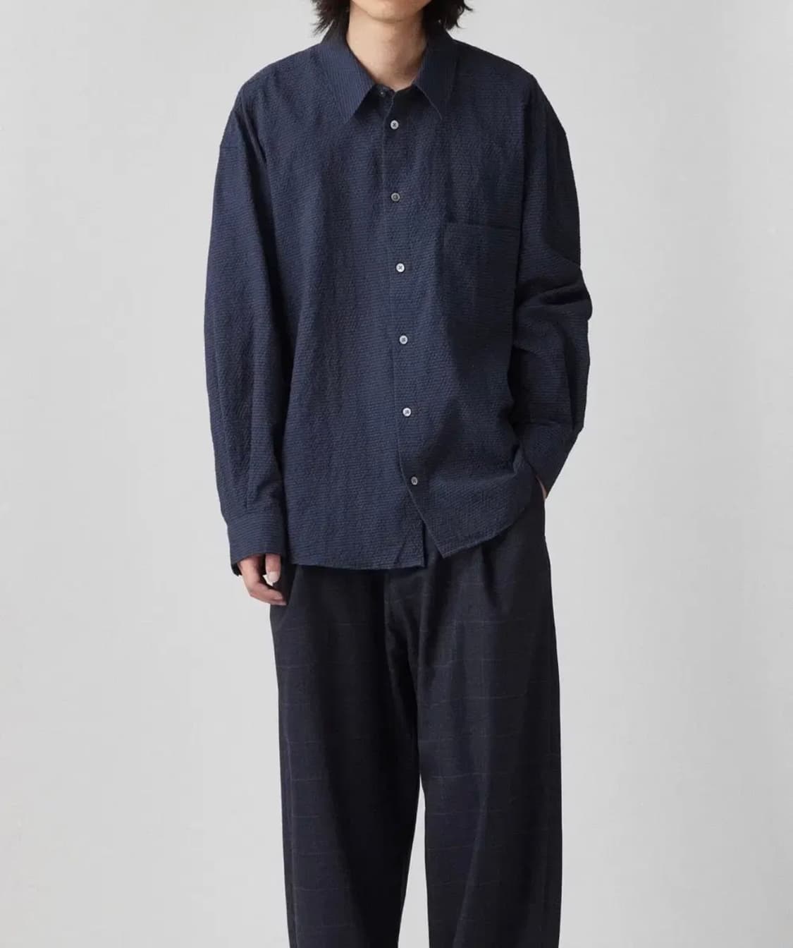 해칭룸 / 클래식 지오메트릭 셔츠 네이비 / 3 상품이미지2