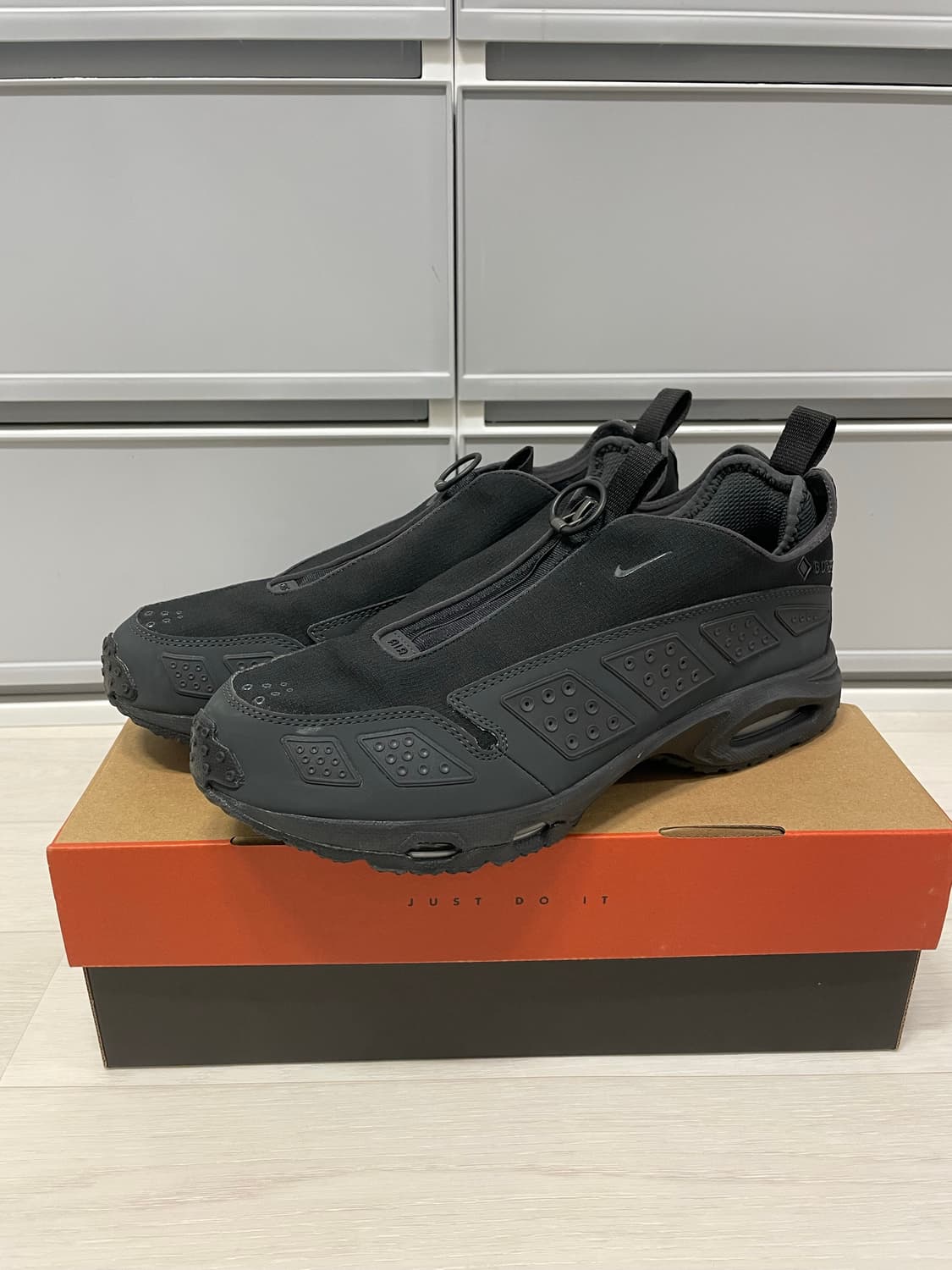 [W290] 나이키 SNDR 고어텍스 스모크 그레이 상품이미지1