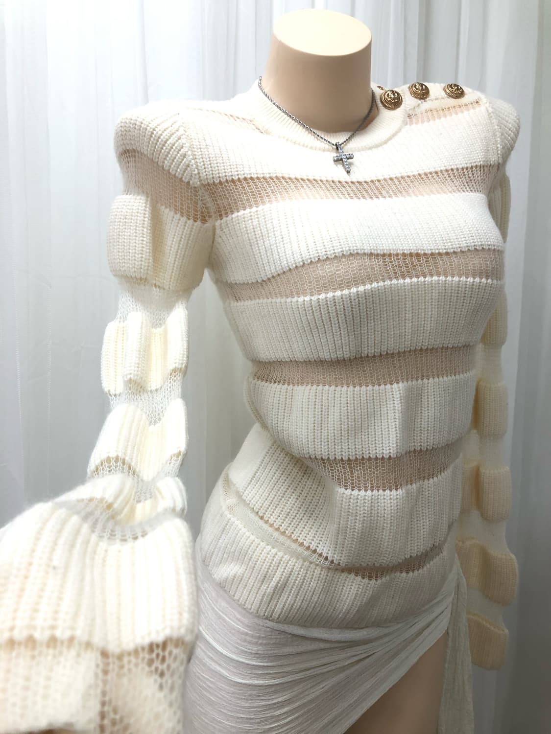 beige sheer gold button knit 상품이미지3