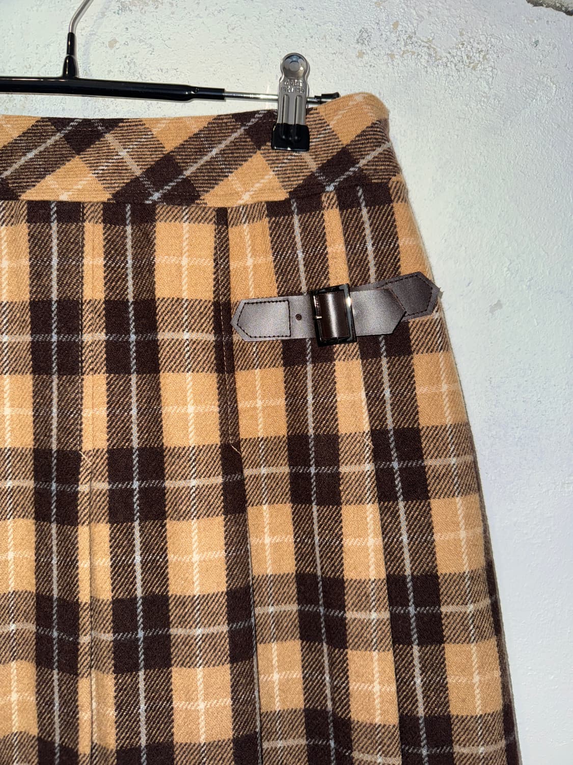 톰보이 브라운 레더 벨트 체크스커트 상품이미지2