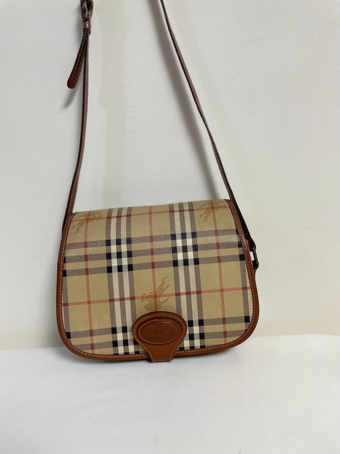 버버리 정품 노바 체크 크로스백 상품이미지1