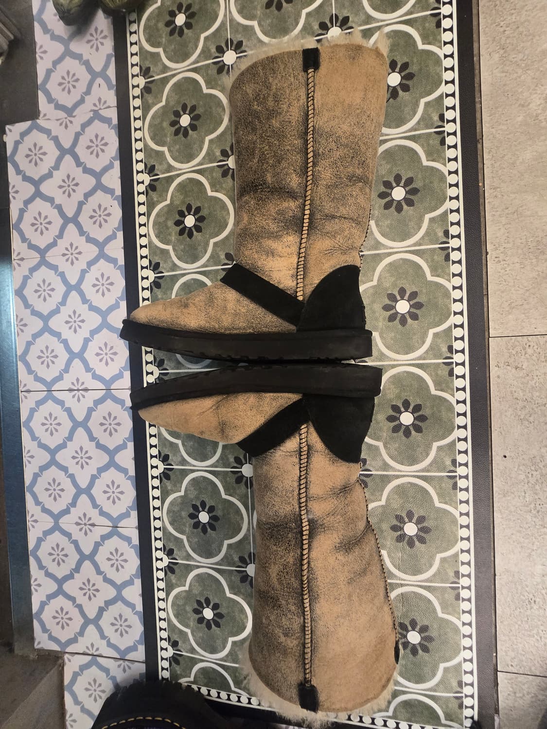 UGG 어그 클래식 쇼트 딜런 무스탕 롱 부츠  상품이미지4
