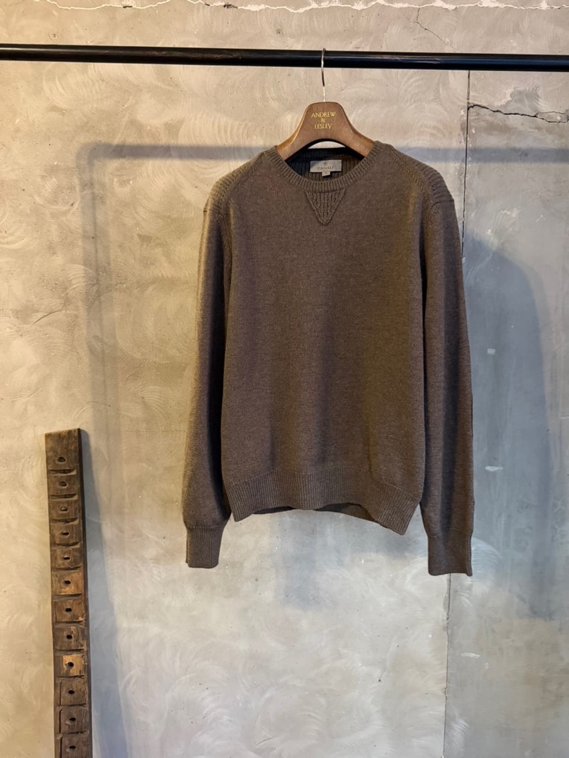 까날리 스웨이드 패치 니트 100 상품이미지1