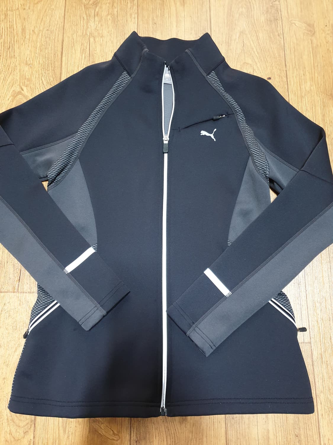 1012 푸마 운동복 집업 90 사이즈입니다 상품이미지2