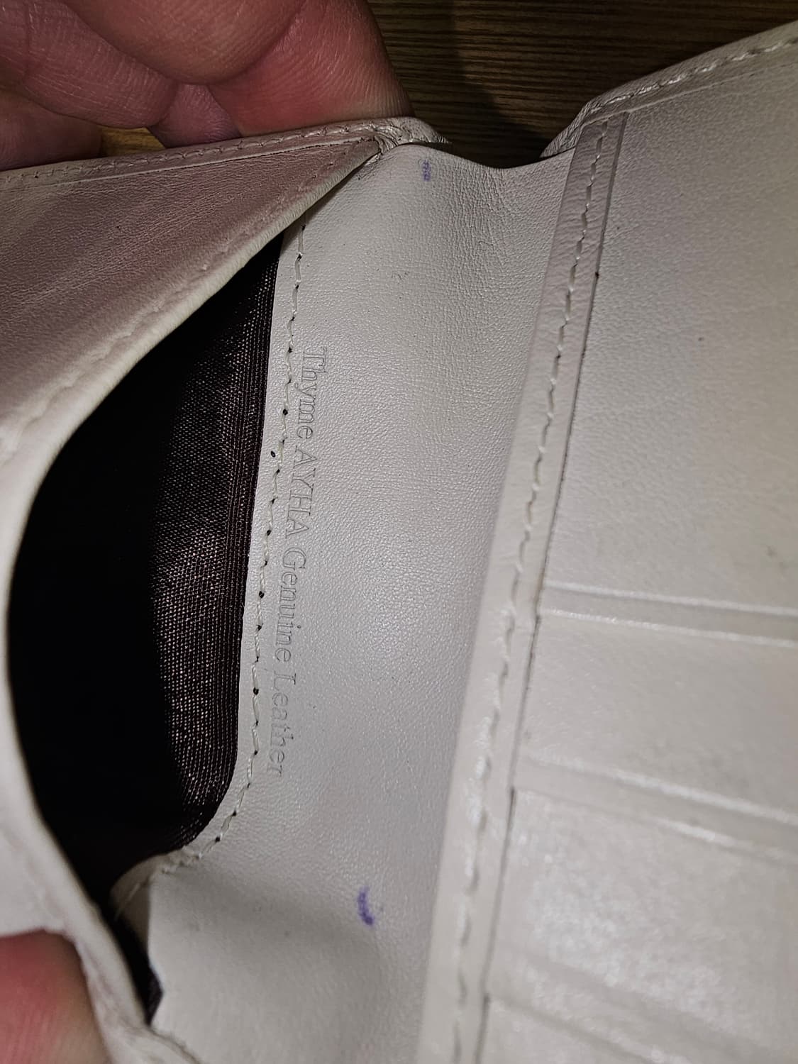 발리 화이트 가죽 반지갑 상품이미지5